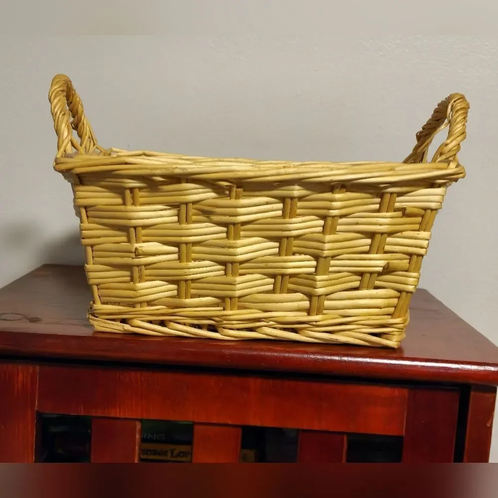 Vintage wicker basket with handles
